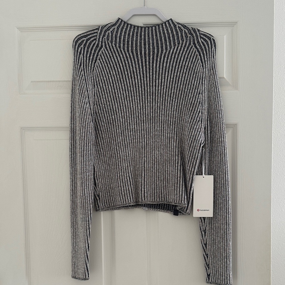 Lululemon Athletica Black and Gray Turtleneck Sweater